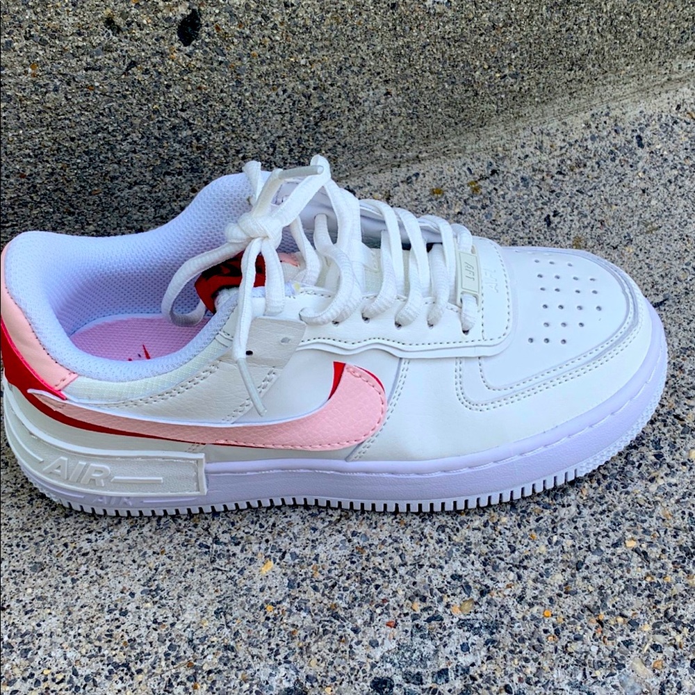 These are Air Forces but they don’t bring a box